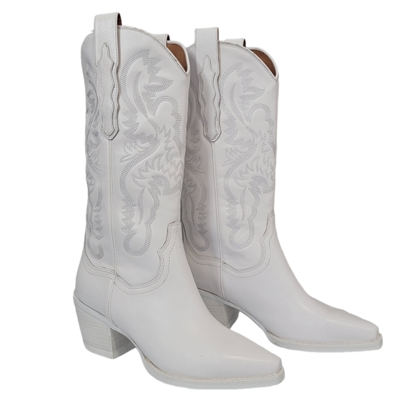 Jeffrey Campbell Shoes - REVOLVE Jeffrey Campbell Dagget Western cowboy boots in white combo